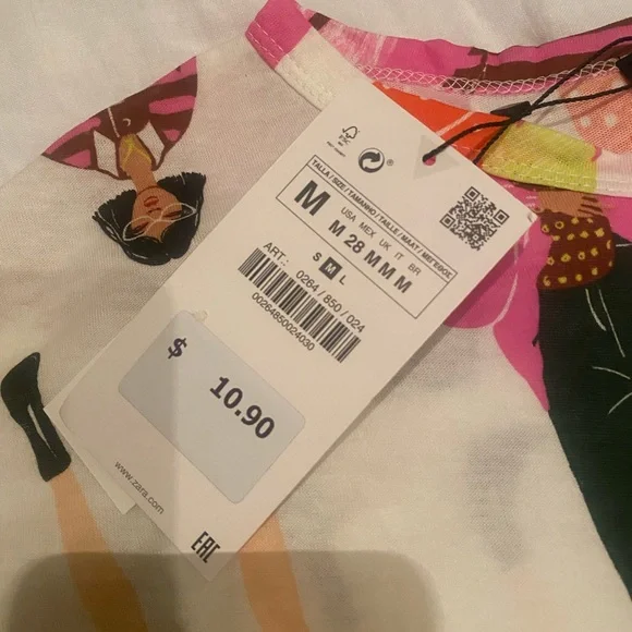 COPY - BEAND NEW: ZARA Graphic T-shirt - Picture 4 of 4